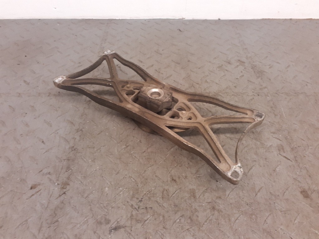 JAGUAR XKR X100 V8 GEARBOX MOUNTING PLATE ENGINE BRACKET MNC7550AB1