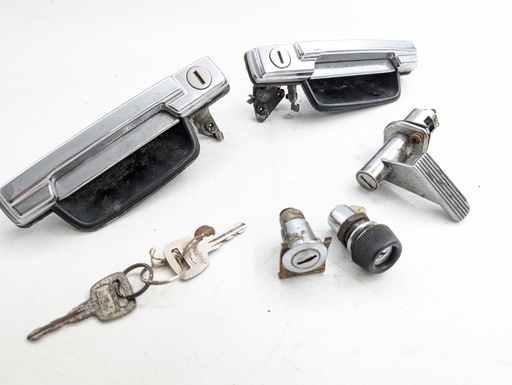 [14098 K10] JAGUAR XJS PRE FACELIFT LOCK SET WITH KEY BOOT DOORS GLOVE BOX AND FUEL DOOR