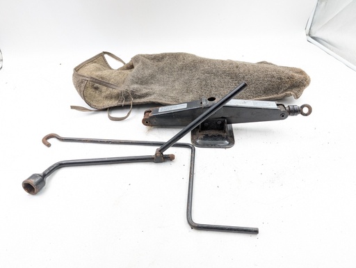 [CBC1782-15453 K1] XJS REAR BOOT JACK TOOL KIT AND BAG CARPET TRUNK COVERS RATTAN CBC1782