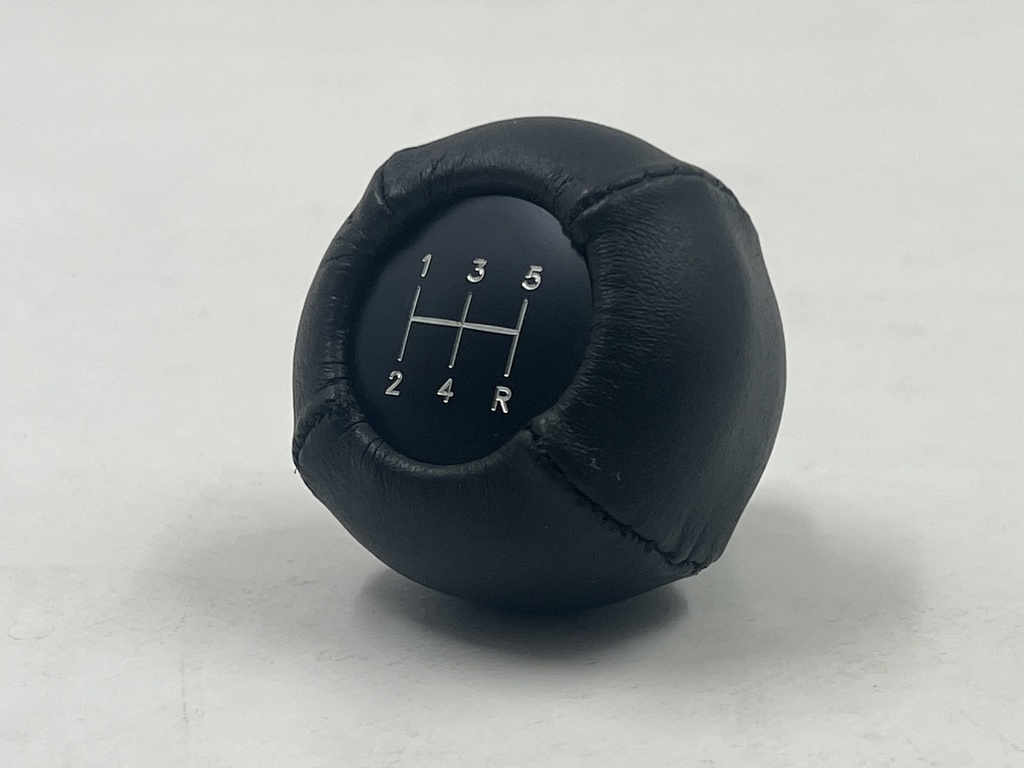 LEATHER TRIMMED GEAR KNOB FOR GETRAG GEARBOX (copy)