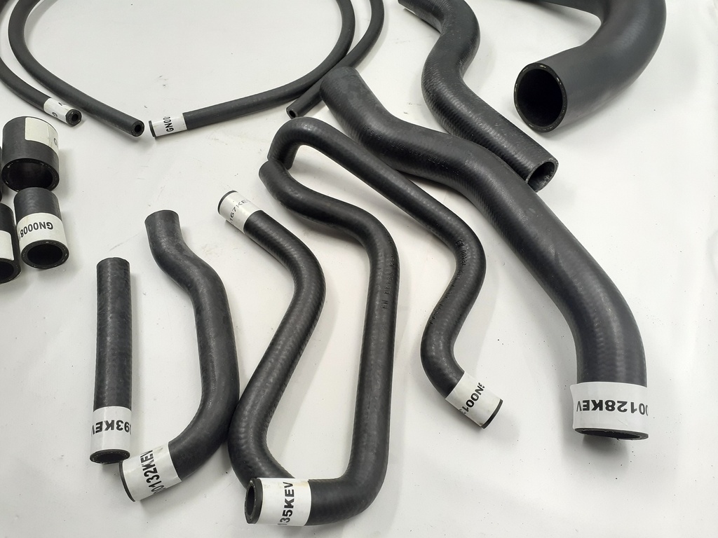 JAGUAR XJ12 SERIES 3 LATE SERIES 2 WATER COOLANT HOSE KIT