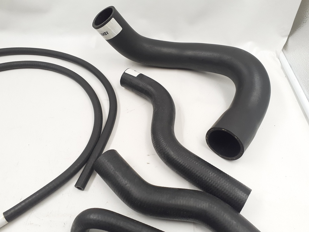 JAGUAR XJ12 SERIES 3 LATE SERIES 2 WATER COOLANT HOSE KIT