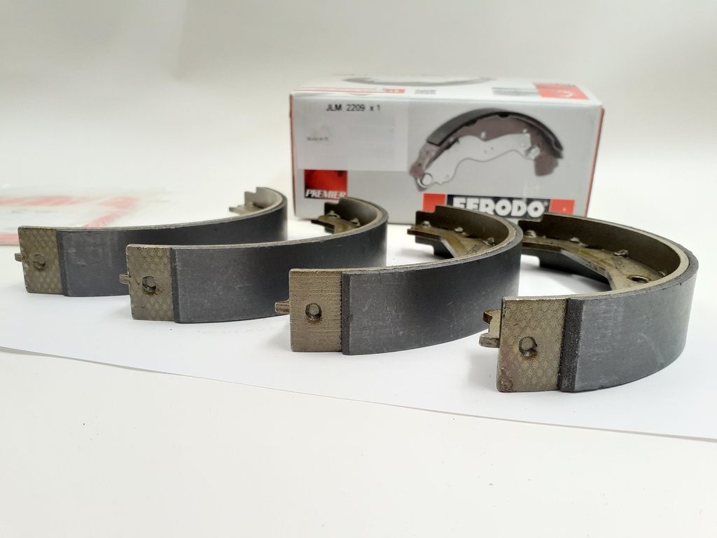 HANDBRAKE SHOES OUTBOARD BRAKES WITH SPRINGS