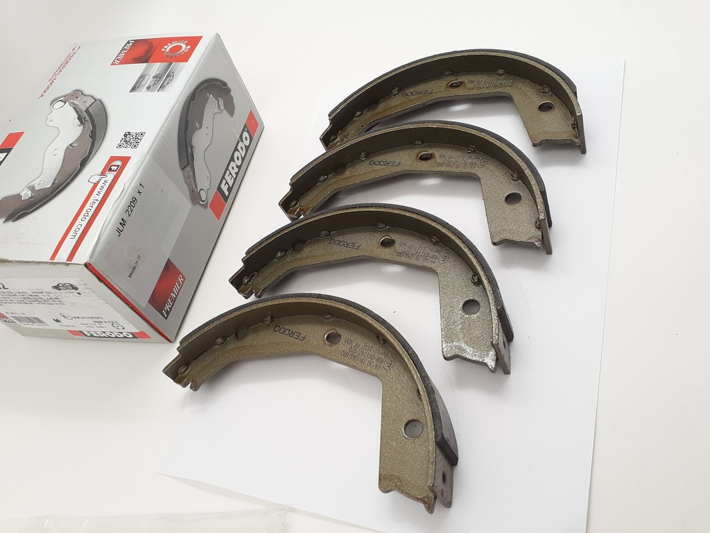 HANDBRAKE SHOES OUTBOARD BRAKES WITH SPRINGS