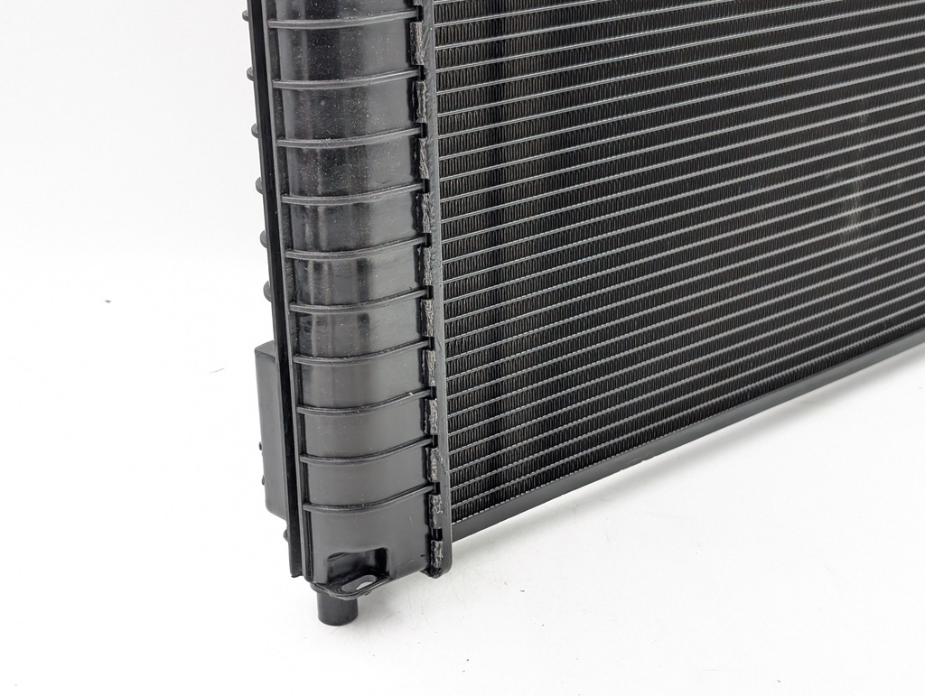 X300 AJ16 3.2 4.0 N/A ENGINE WATER RADIATOR