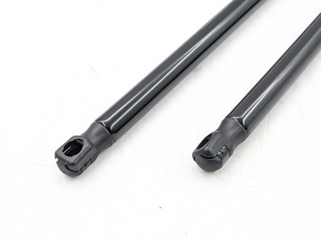 PAIR OF REAR XJS BOOT STRUTS