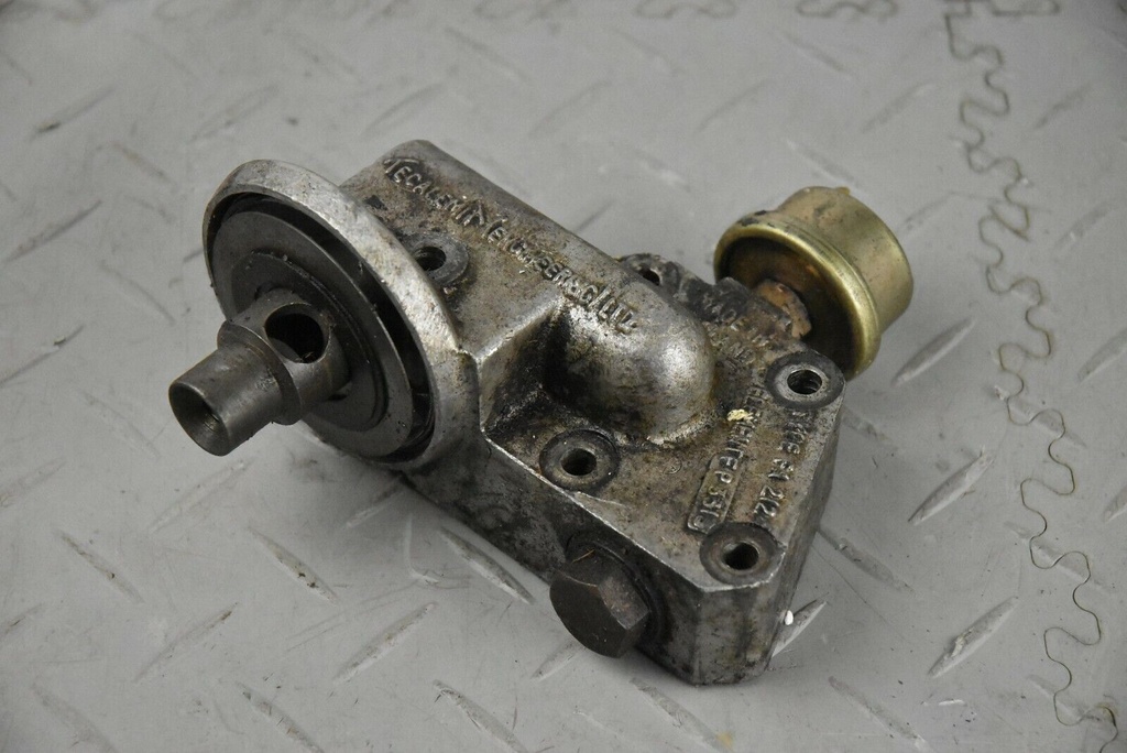 JAGUAR DAIMLER LIMOUSINE DS420 4.2 OIL FILTER HOUSING TYPE EA2124 PRESSURE GAUGE