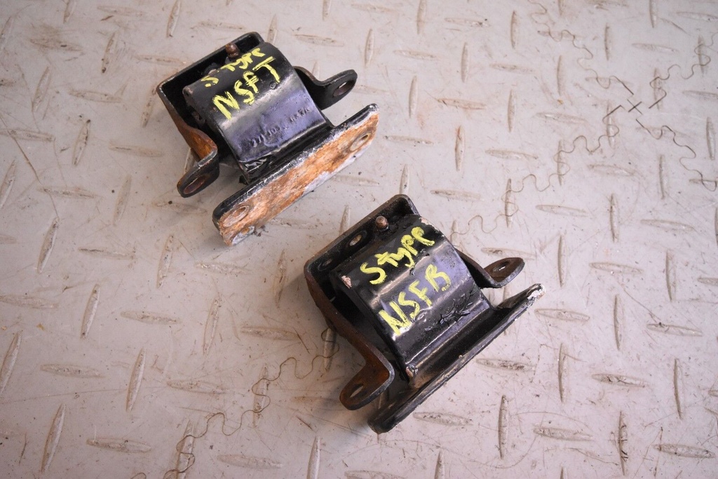 JAGUAR STYPE LH LEFT FRONT N/S/F DOOR HINGE HANGER BRACKET STAY TOP BOTTOM