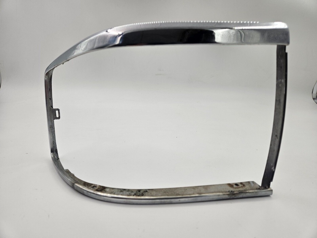 REAR LEFT LIGHT CHROME SURROUND JAGUAR XJS FACELIFT TAILGATE LAMP OUTER