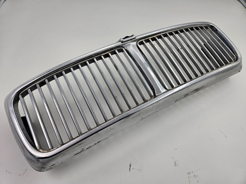 FRONT GRILLE JAGUAR XJ40 CHROME BRIGHT FINISHER RADIATOR SURROUND VENT INSERTS