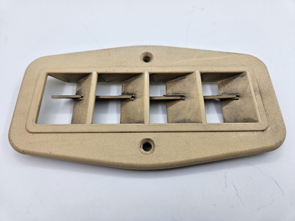 RIGHT CENTRE CONSOLE VENTILATION COVER JAGUAR XJS FACELIFT CREAM PLASTIC NDR
