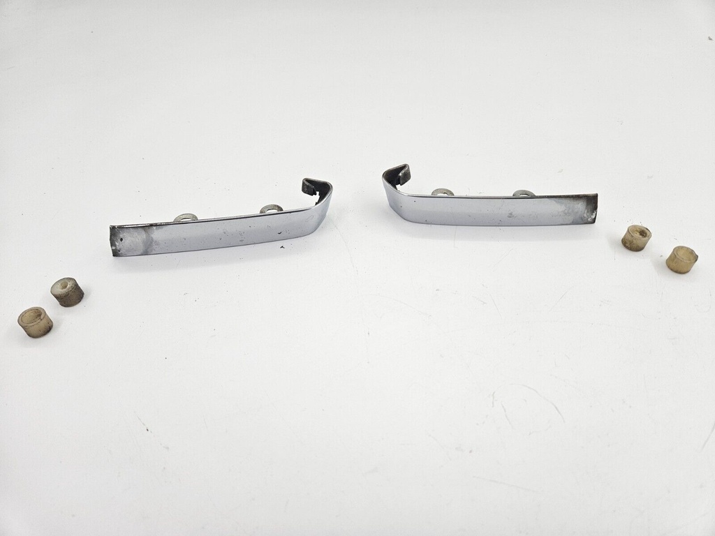 JOINT FINISHERS JAGUAR XJ40 FRONT BUMPER PAIR CHROME BLADE CONNECTOR METAL