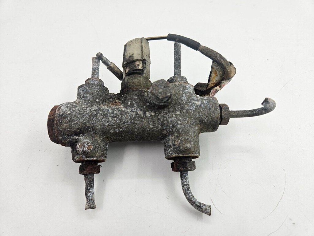 PDWA UNIT JAGUAR PRESSURE SWITCH BRAKES USED C41668 AAU1700 BRAKING SYSTEM