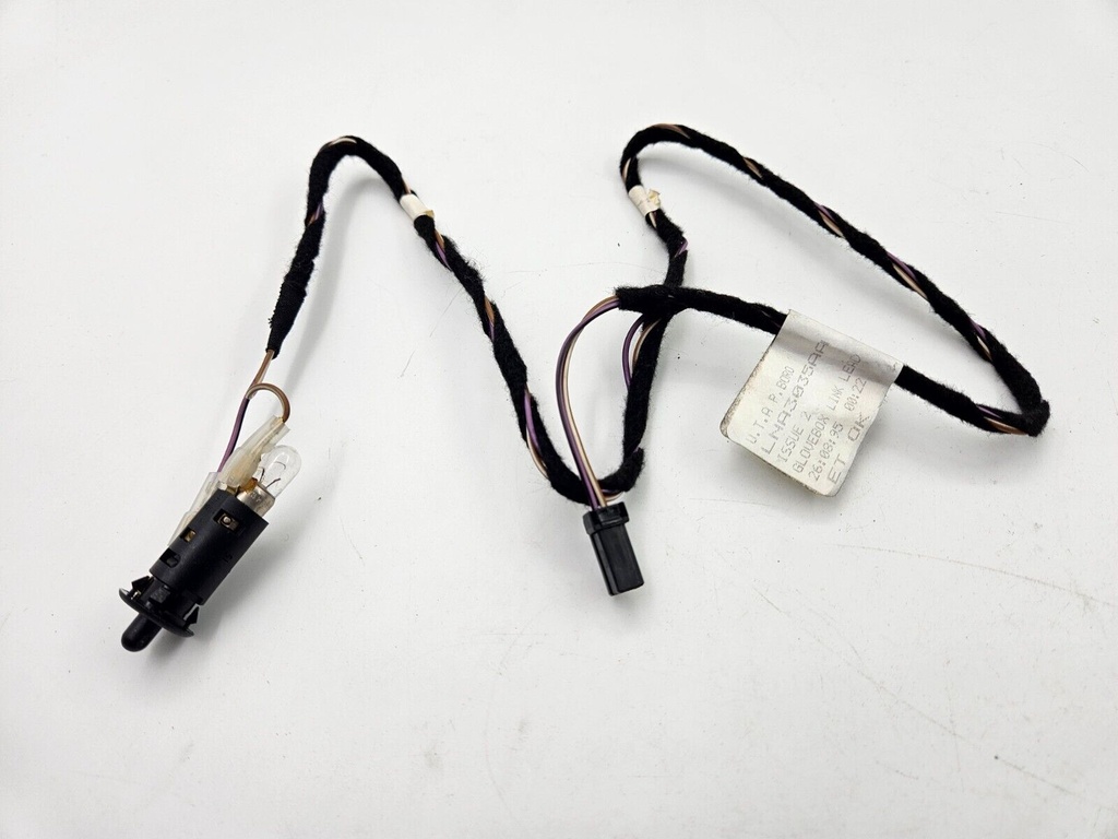 GLOVEBOX LINK LEAD JAGUAR X300 COURTESY LIGHT GLOVE BOX FITTINGS LNA3035AA