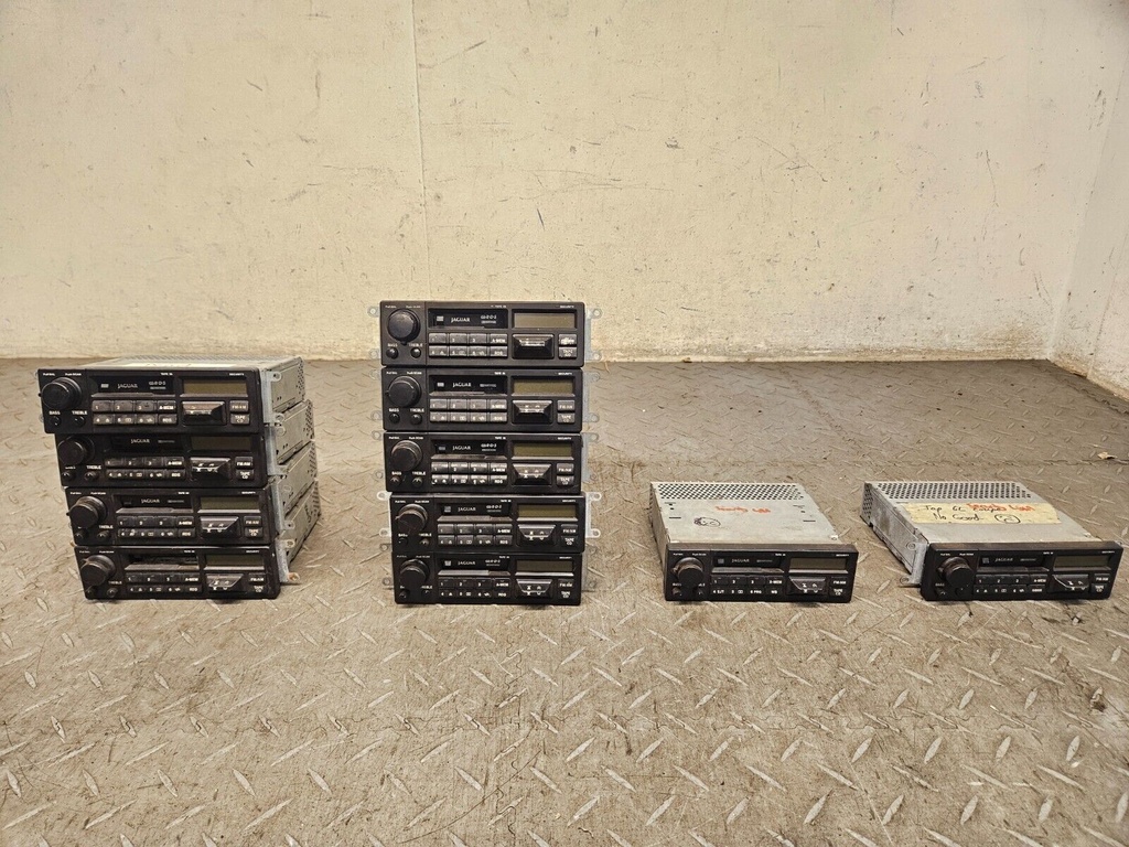 RADIO JAGUAR XJS FACELIFT SERIES 3 HEAD UNIT PLAYER BROKEN SPARES REPAIR BULK