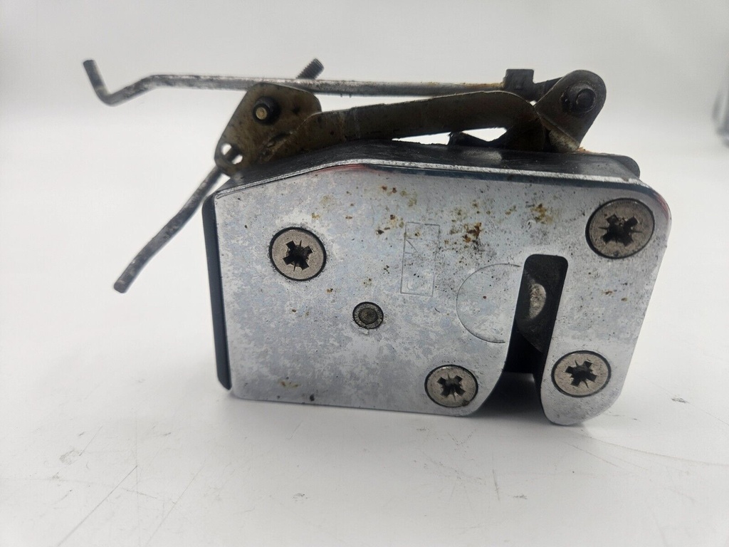 RIGHT INNER DOOR CATCH PLATE JAGUAR XJS SERIES 3  LOCK FIXING RETAINING CATCH