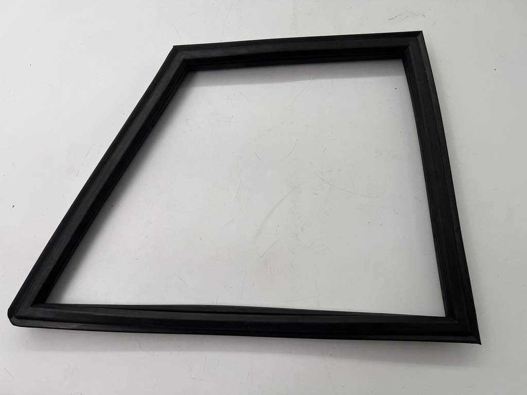 REAR RH XJS COUPE QUATER GLASS RUBBER SEAL