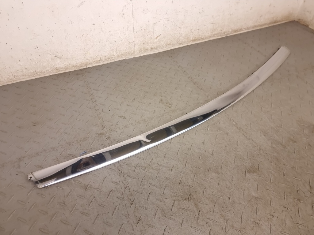 FRONT BUMPER CENTRE CHROME JAGUAR XJ6 XJR X300  BLADE FINISHER TRIM NON WASHER