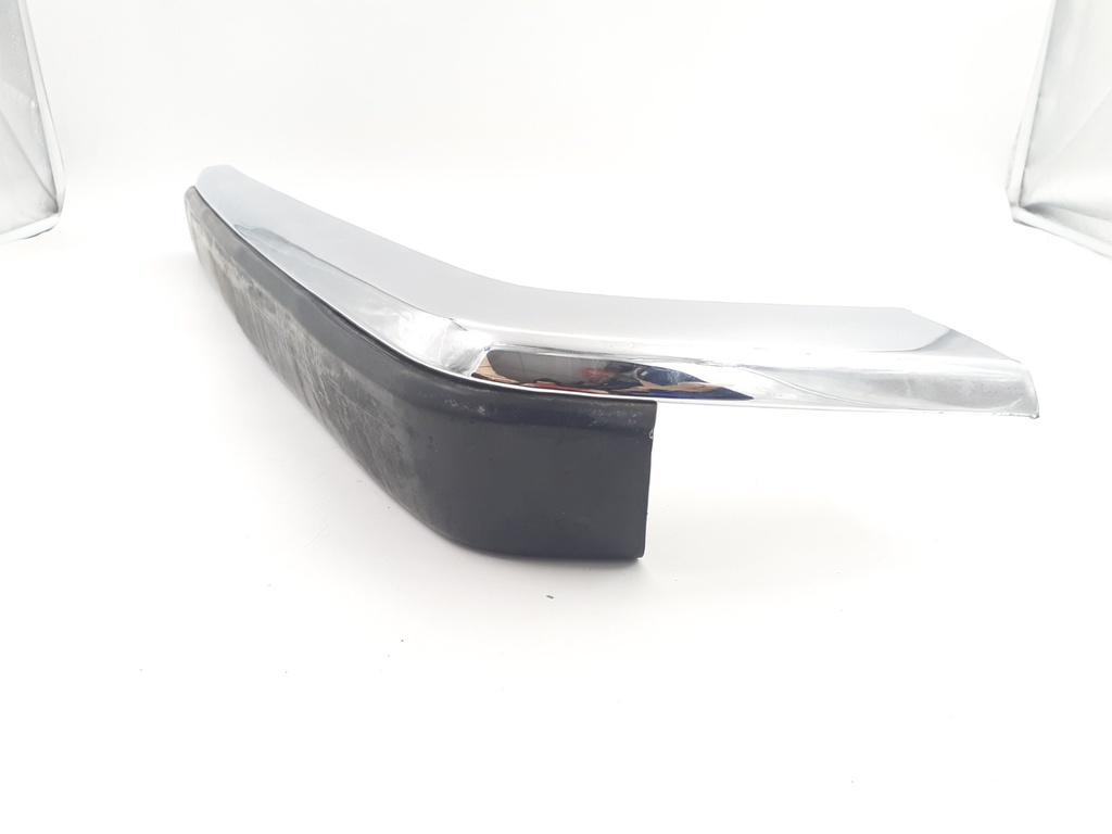 XJS REAR CORNER CHROME LEFT PASSENGER SIDE SECTION BUMPER WITH BLADE RUBBER