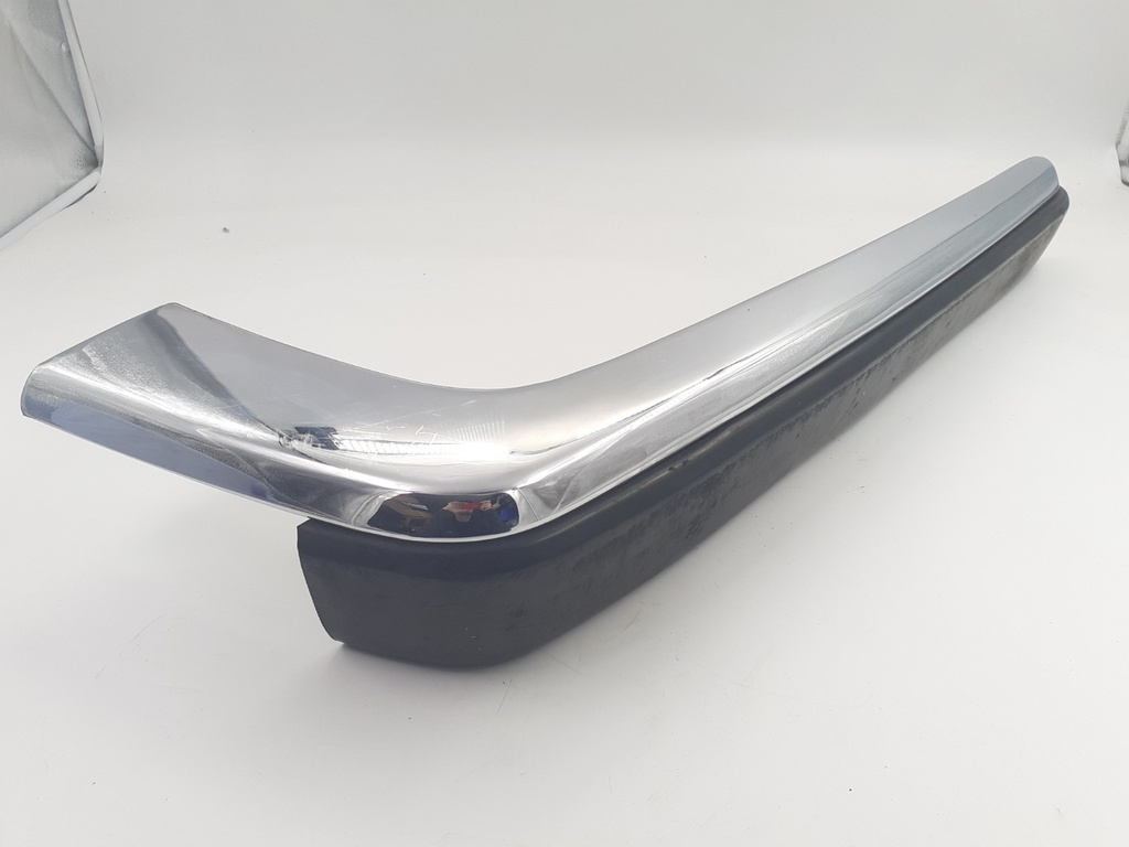XJS REAR CORNER CHROME RIGHT SIDE DRIVERS SIDE SECTION BUMPER WITH BLADE RUBBER