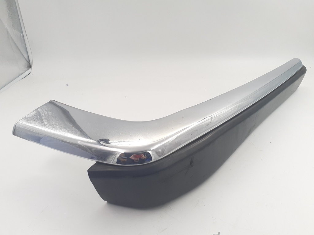 XJS REAR CORNER CHROME RIGHT SIDE DRIVERS SIDE SECTION BUMPER WITH BLADE RUBBER