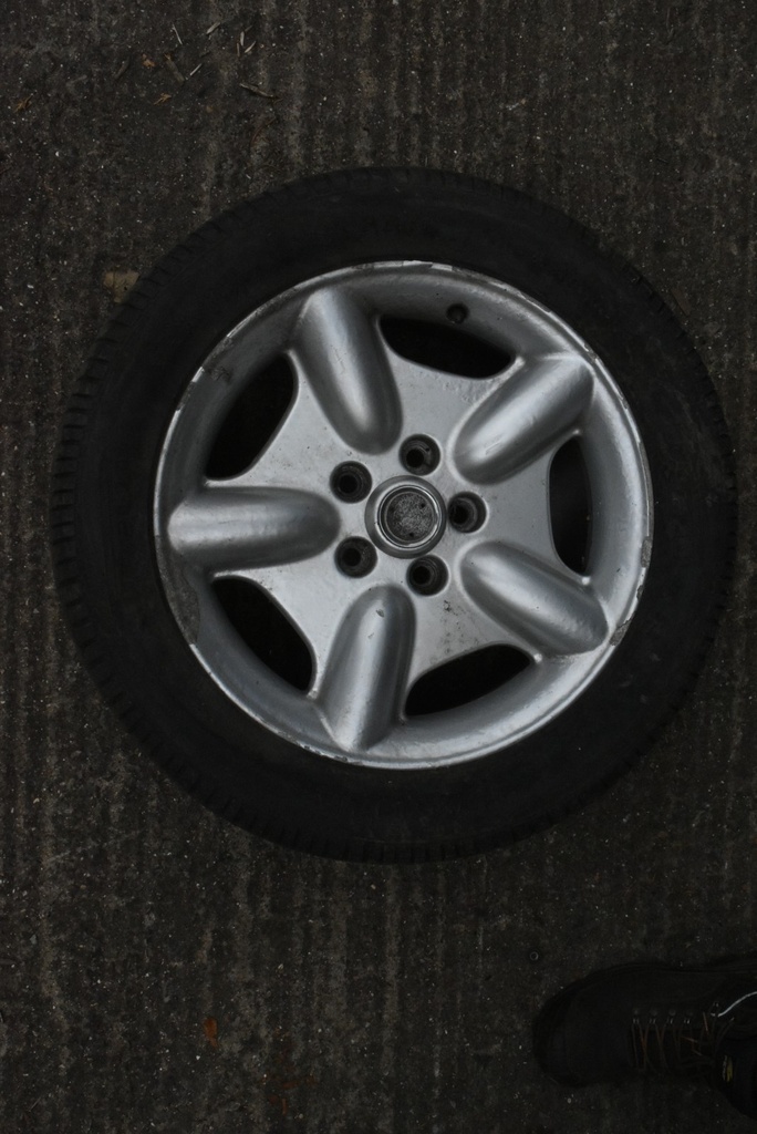 JAGUAR  X100 XK8 V8 5 SPOKE REVOLVER ALLOY WHEEL SPARE 17 INCH 8JX17CHX33