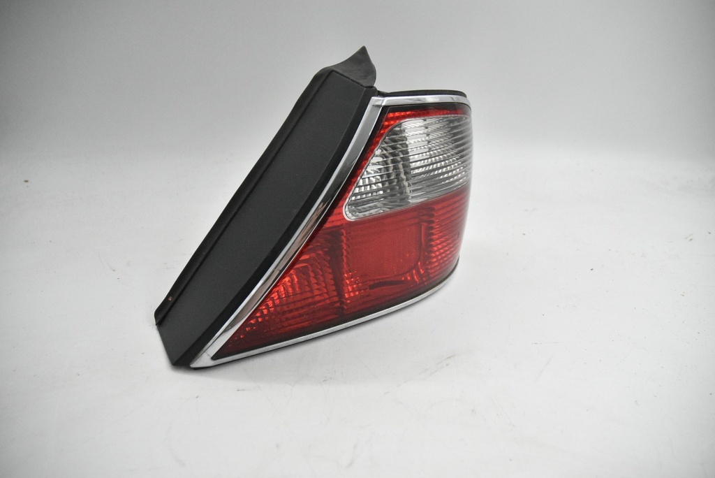 JAGUAR XJ8 X308 OFFSIDE O/S RIGHT REAR LIGHT LAMP LENS BEZEL CHROME  LNC4900CB