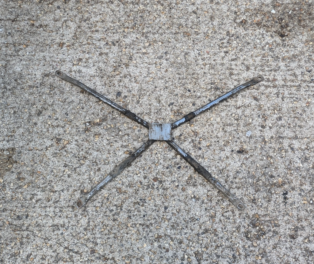 JAGUAR XJS REAR HE CONVERTIBLE UNDER CROSS BAR BRACE SUPPORT METAL FRAME BRACKET