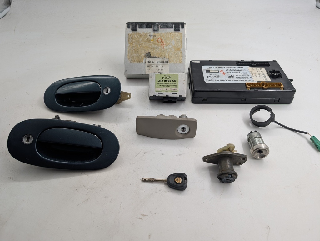 X300 RHD & LHD LOCK SET WITH MODULES DOOR BOOT GLOVE BOX IGNITION AND KEY