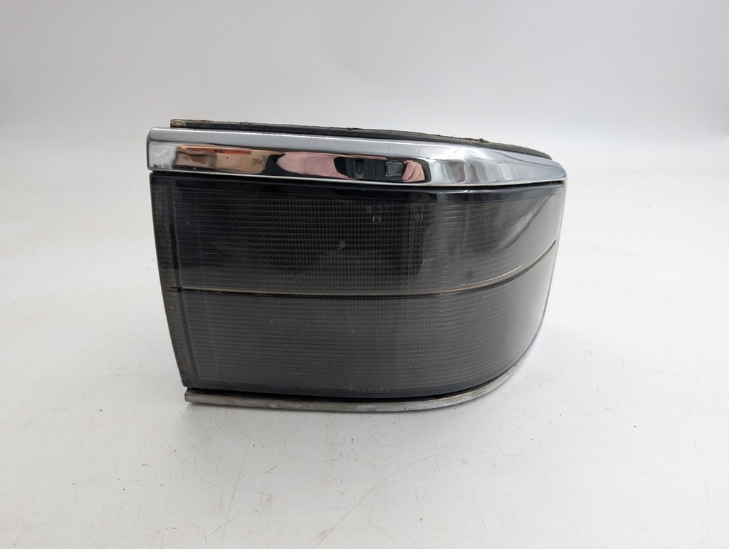 JAGUAR XJS FACELIFT REAR RIGHT BLACK LIGHT TAILGATE LAMP BOOT LID LENS OUTER