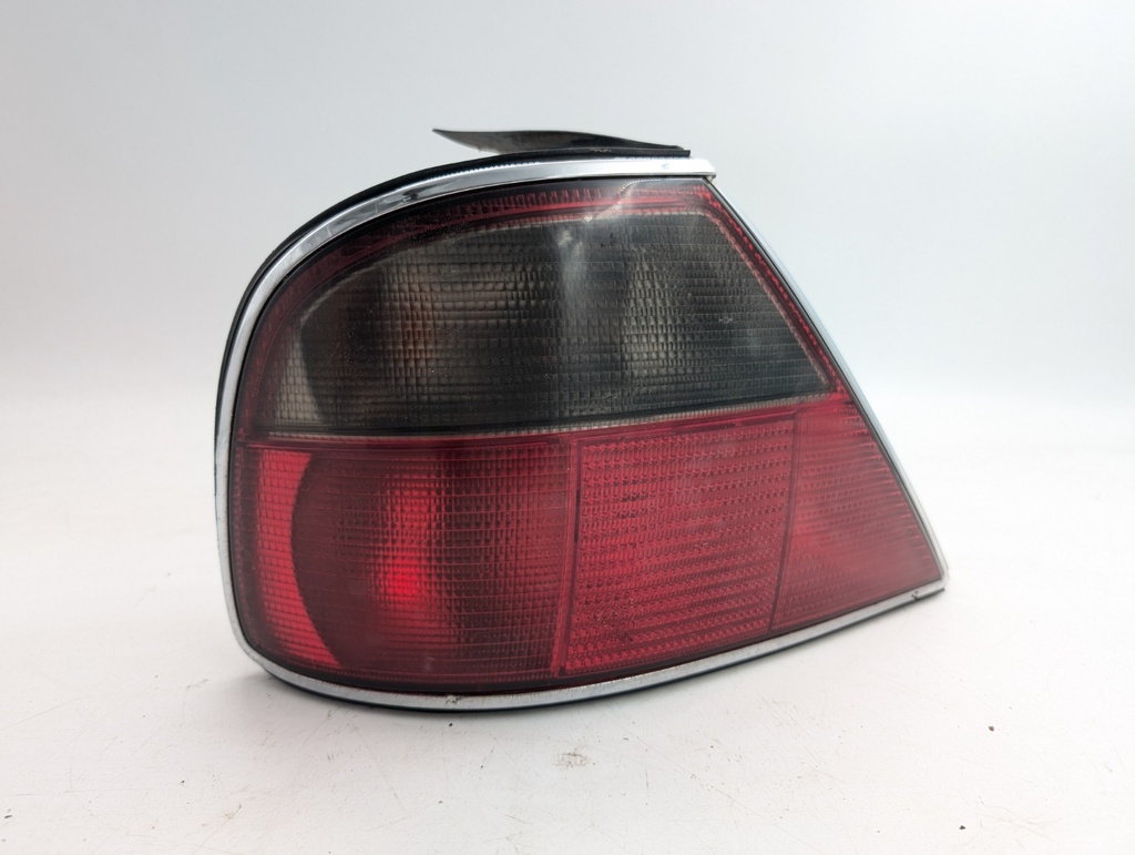 JAGUAR XJ6 X300 SOVEREIGN LEFT N/S REAR BRAKE LIGHT LAMP LENS CHROME BEZEL LENS