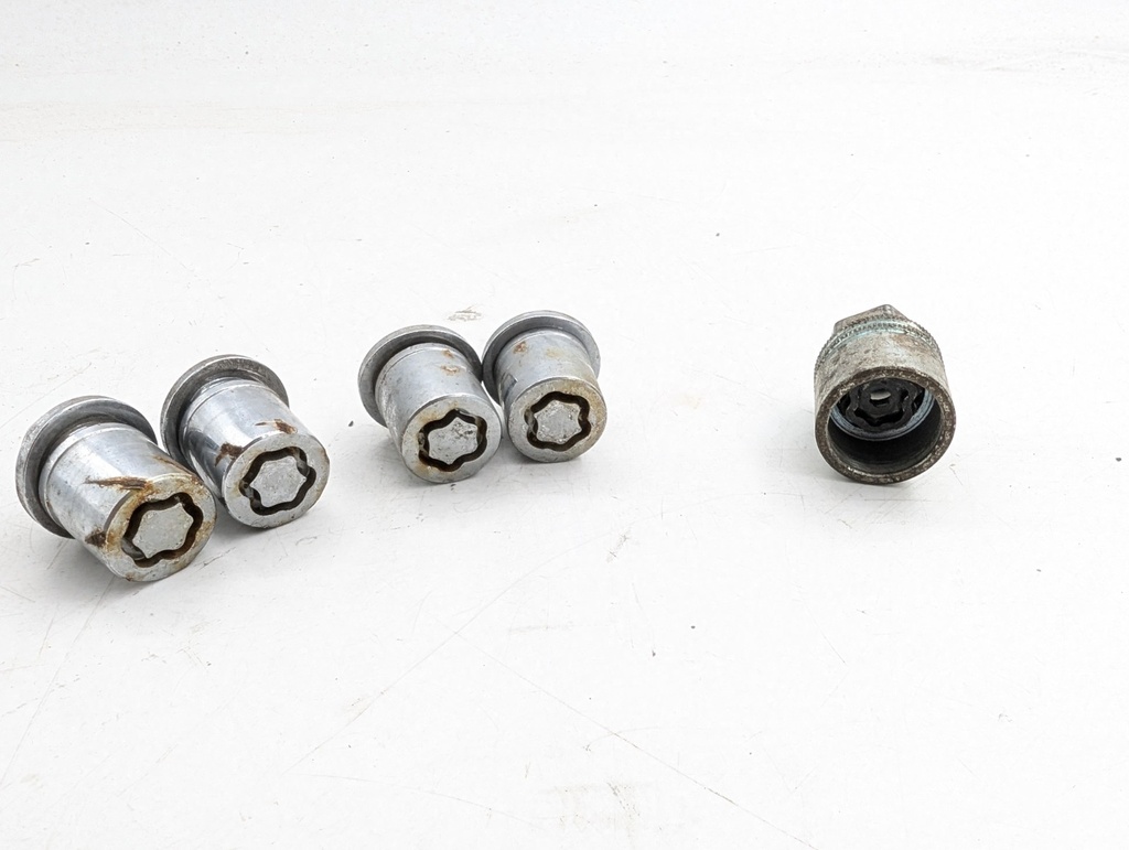 JAGUAR XJ8 XJR X308 XJ6 X300 SHORT LOCKING WHEEL NUT SET WITH KEY CCC7028
