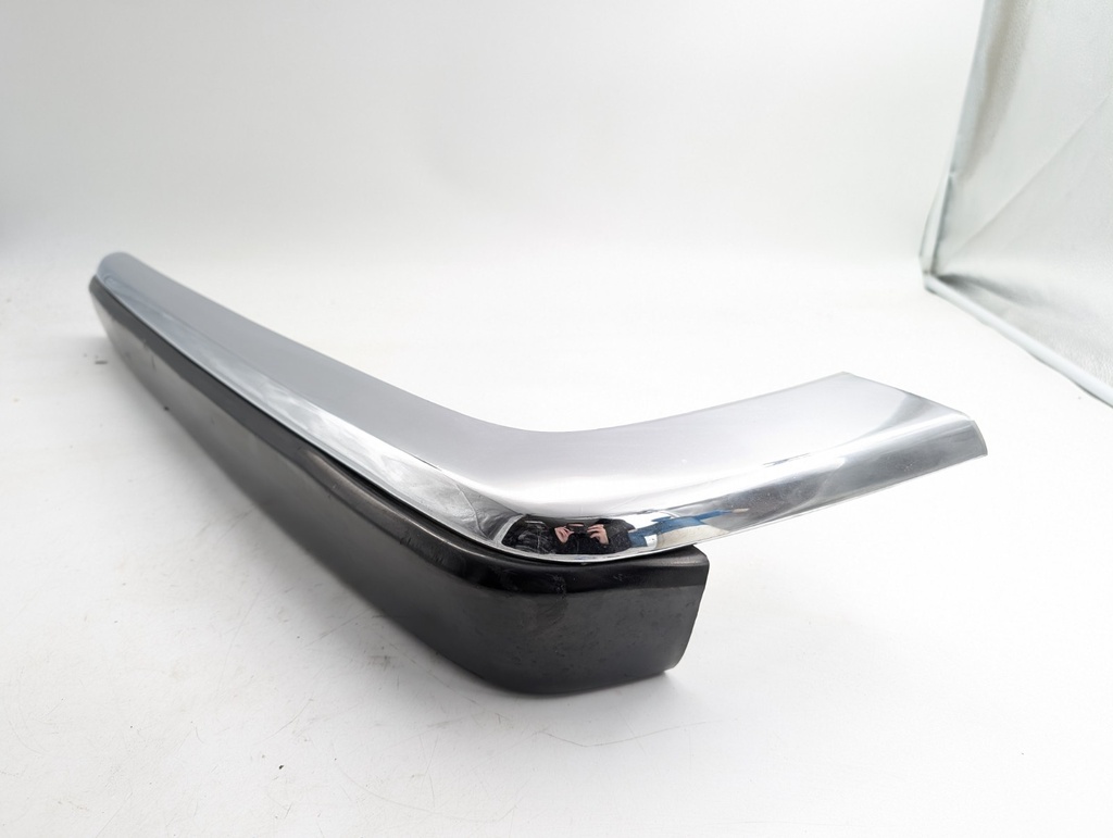 XJS REAR CORNER CHROME LEFT PASSENGER SIDE SECTION BUMPER WITH BLADE RUBBER