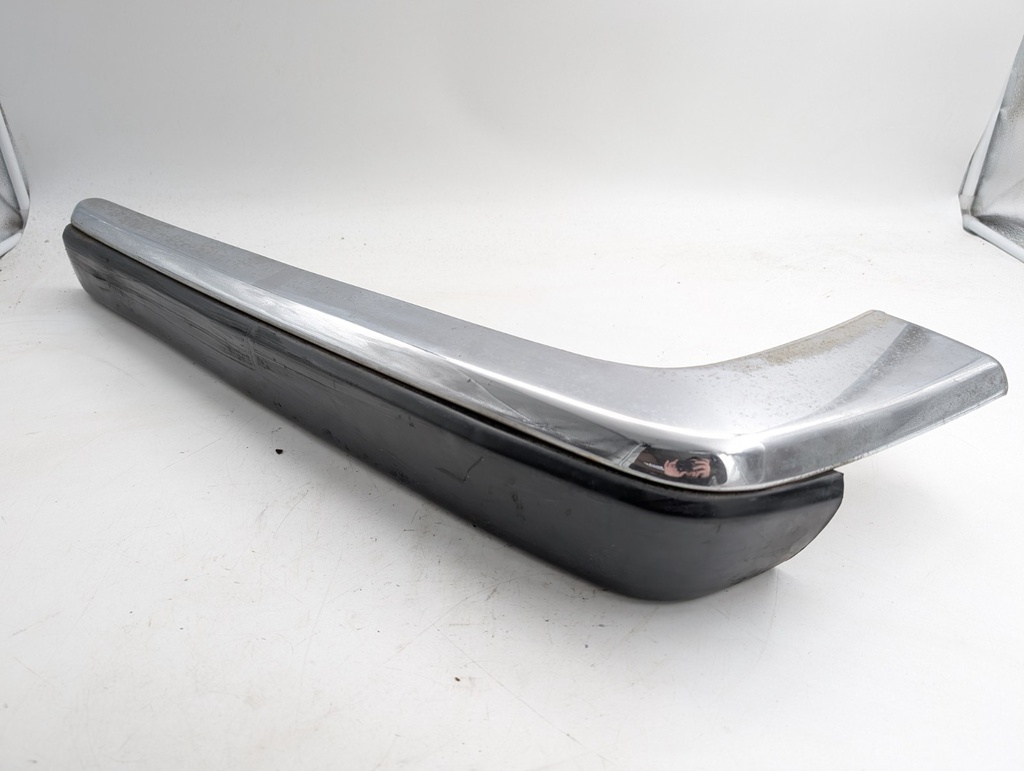 XJS REAR CORNER CHROME LEFT PASSENGER SIDE SECTION BUMPER WITH BLADE RUBBER