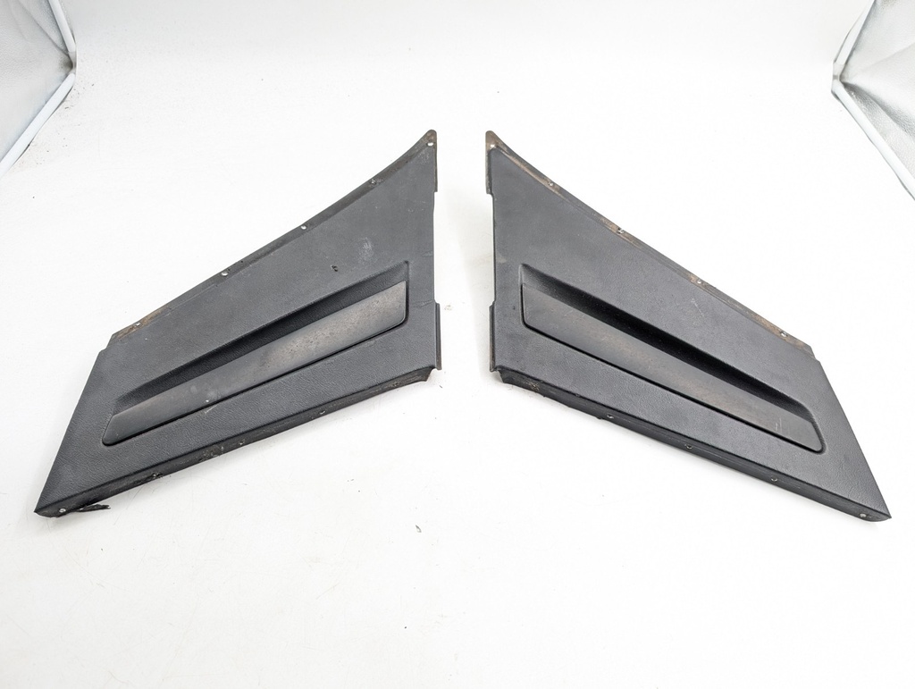 Jaguar XJS 79-91 REAR QUARTER WINDOW VENT PANELS TRIM BLACK LEFT AND RIGHT
