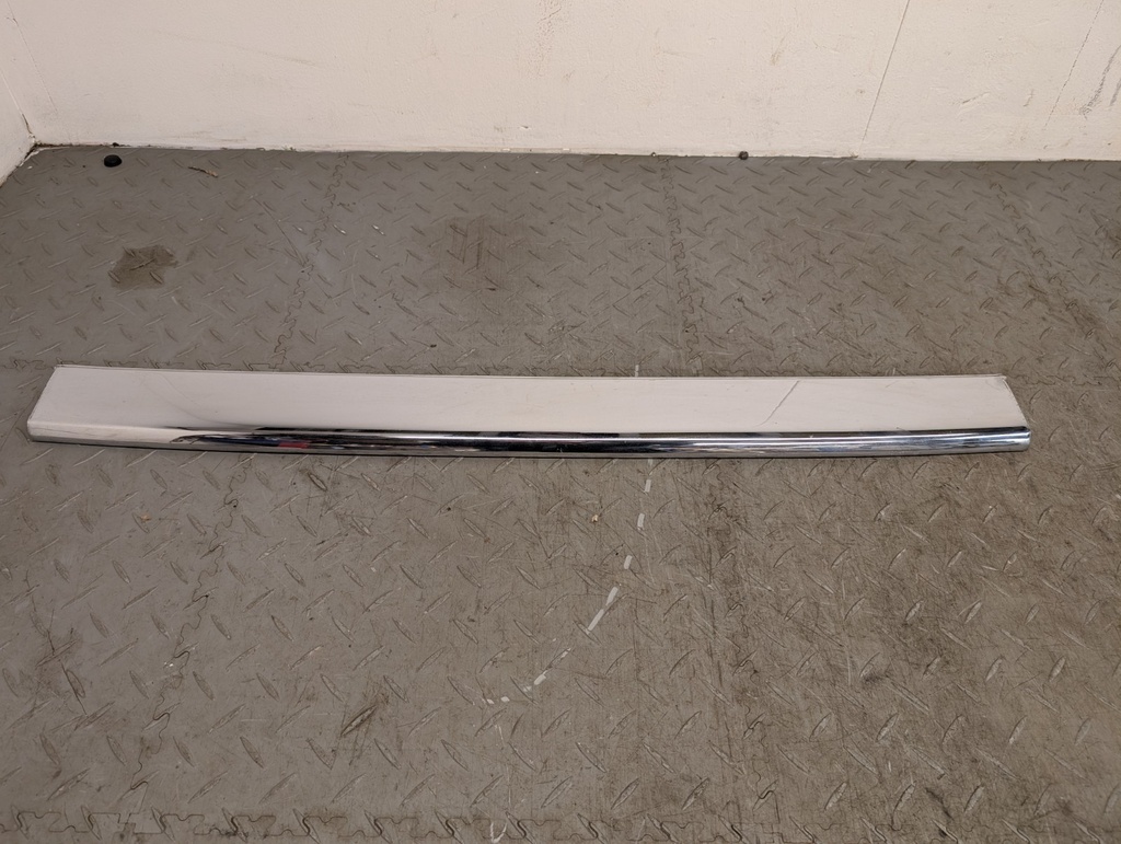 JAGUAR XJS PRE FACELIFT CENTRE REAR BUMPER CHROME BLADE FINISHER TRIM  BCC3434