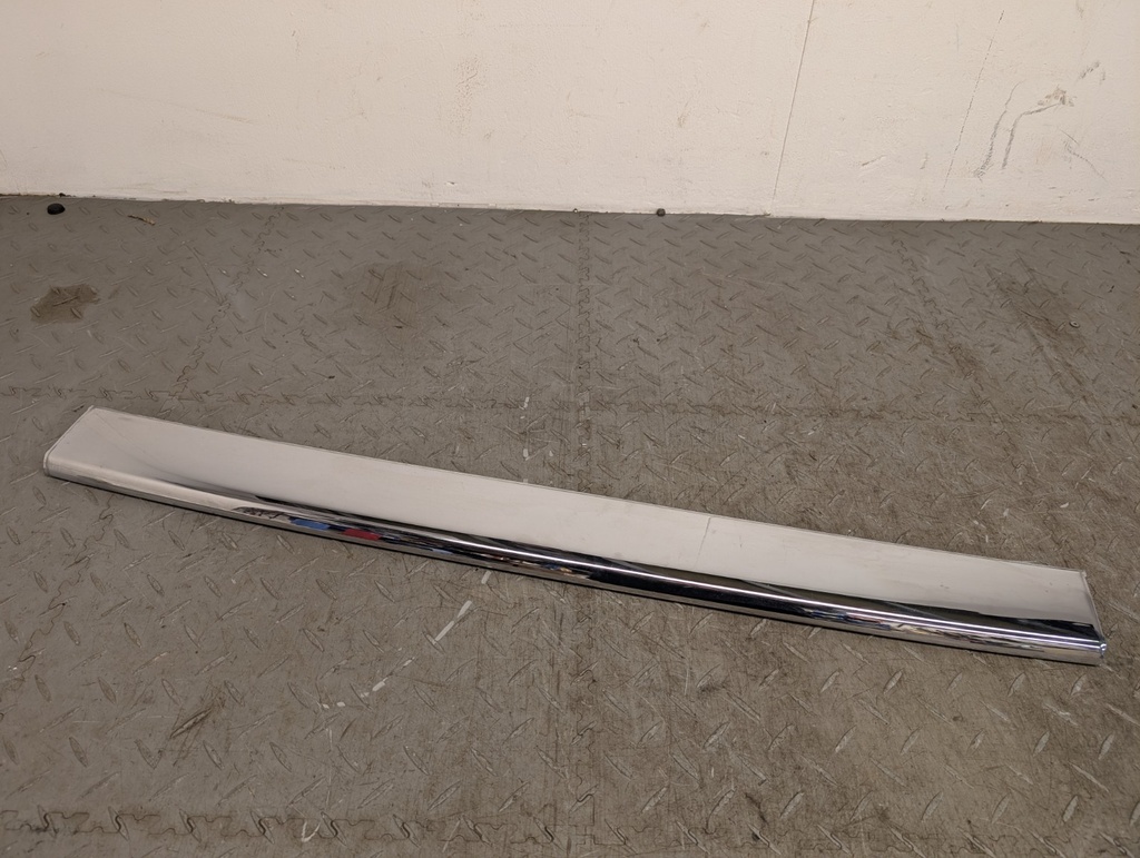 JAGUAR XJS PRE FACELIFT CENTRE REAR BUMPER CHROME BLADE FINISHER TRIM BCC3434