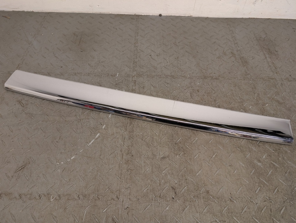 JAGUAR XJS PRE FACELIFT CENTRE REAR BUMPER CHROME BLADE FINISHER TRIM BCC3434