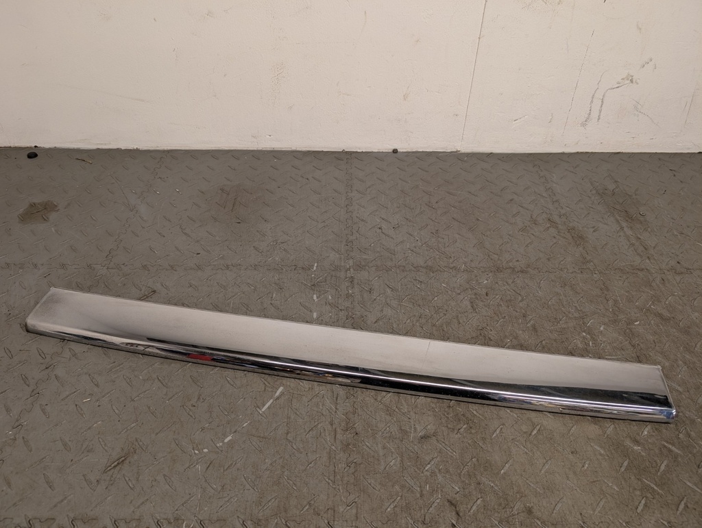 JAGUAR XJS PRE FACELIFT CENTRE REAR BUMPER CHROME BLADE FINISHER TRIM BCC3434