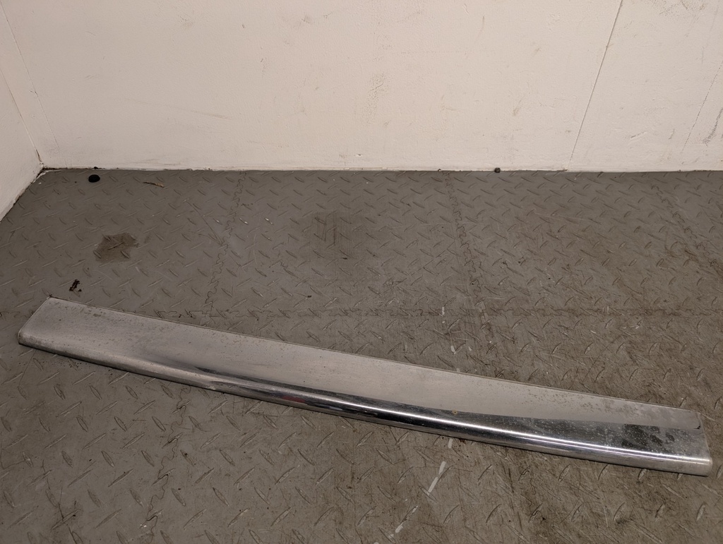 JAGUAR XJS PRE FACELIFT CENTRE REAR BUMPER CHROME BLADE FINISHER TRIM BCC3434