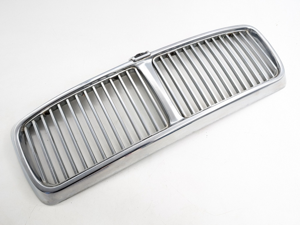 FRONT GRILLE JAGUAR XJ40 CHROME BRIGHT FINISHER RADIATOR SURROUND VENT INSERTS