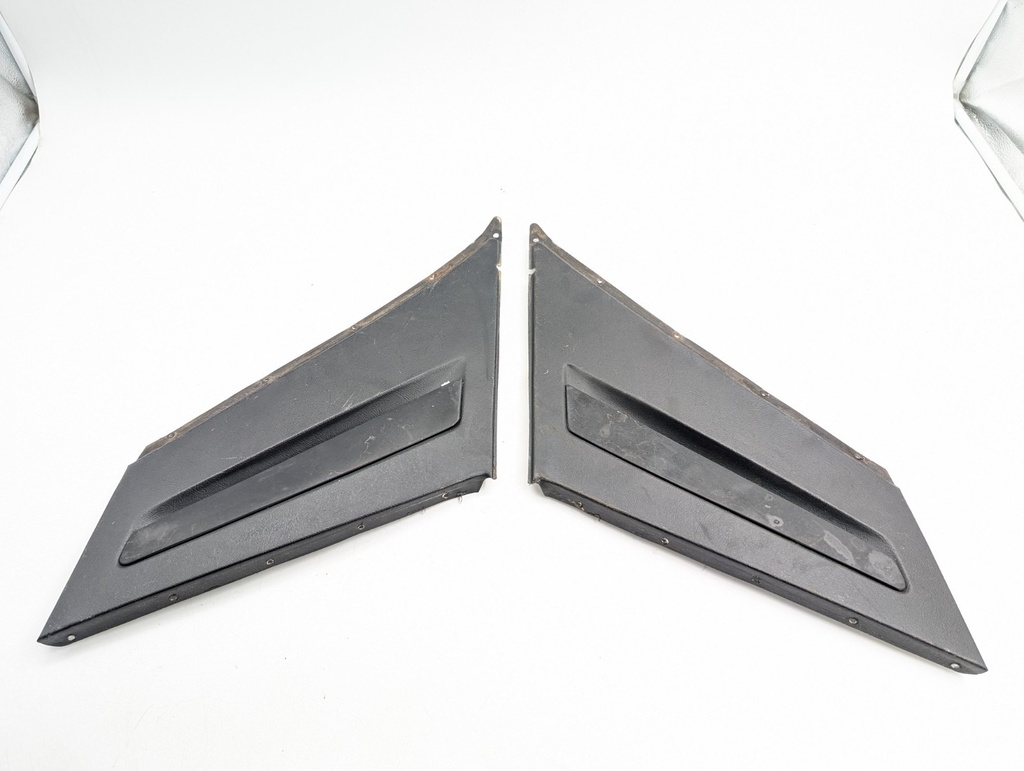 Jaguar XJS 79-91 REAR QUARTER WINDOW VENT PANELS TRIM BLACK LEFT AND RIGHT