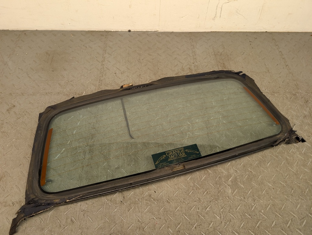 JAGUAR EARLY XJS CONVERTIBLE REAR HEATED GLASS WINDOW TRIPLEX TOUGHENED BBC8243