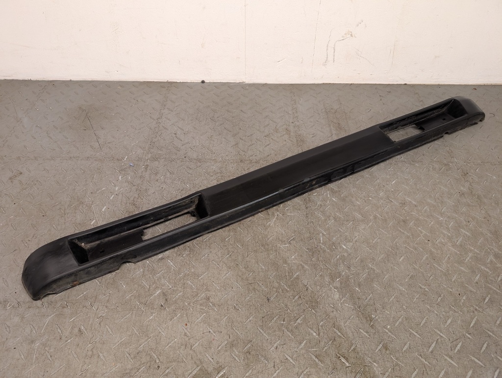 JAGUAR XJ6 XJ XJ40 REAR BUMPER RUBBER MOUNT LOWER COVER EXTERIOR FITTING BBC9492