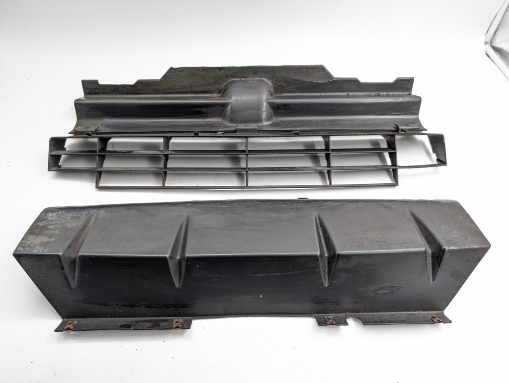 JAGUAR XJS FACELIFT FRONT LOWER GRILLE RADIATOR STONEGUARD ASSEMBLY BEC14958