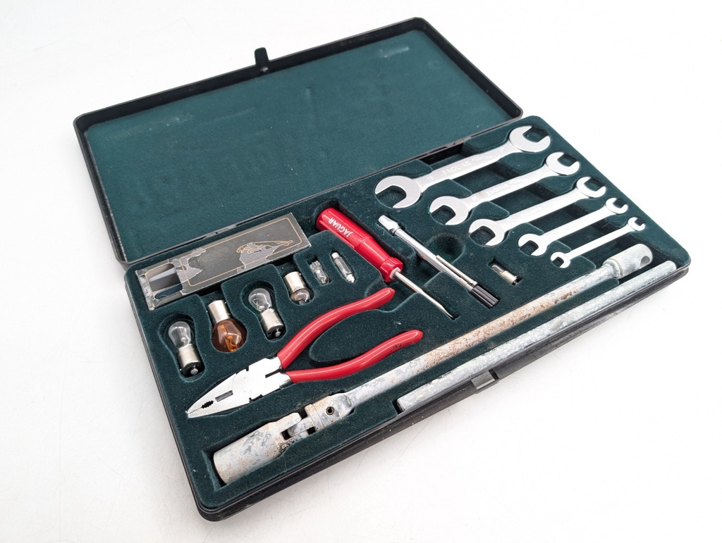 ORIGINAL JAGUAR XJS XJ6 XJ12 XJ40 BOOT TOOL KIT SPANNER SPARE SCREWDRIVER BULBS