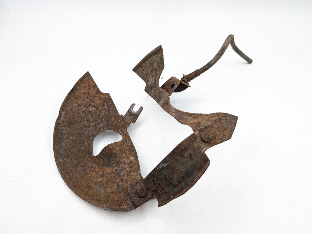 JAGUAR XJ6 XJ12 SERIES 1 LEFT NEARSIDE FRONT BRAKE DISC DUST SHIELD FOR 3 POT