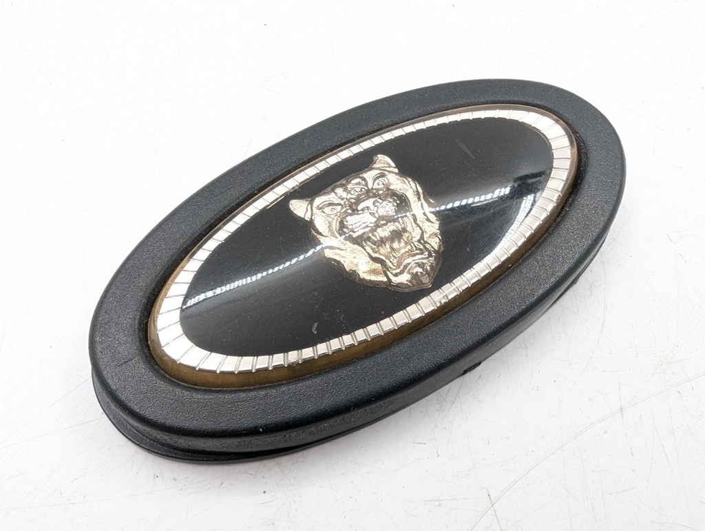 JAGUAR XJS FACELIFT SOFT FACE STEERING CENTRE BADGE AND CARRIER CBC8065