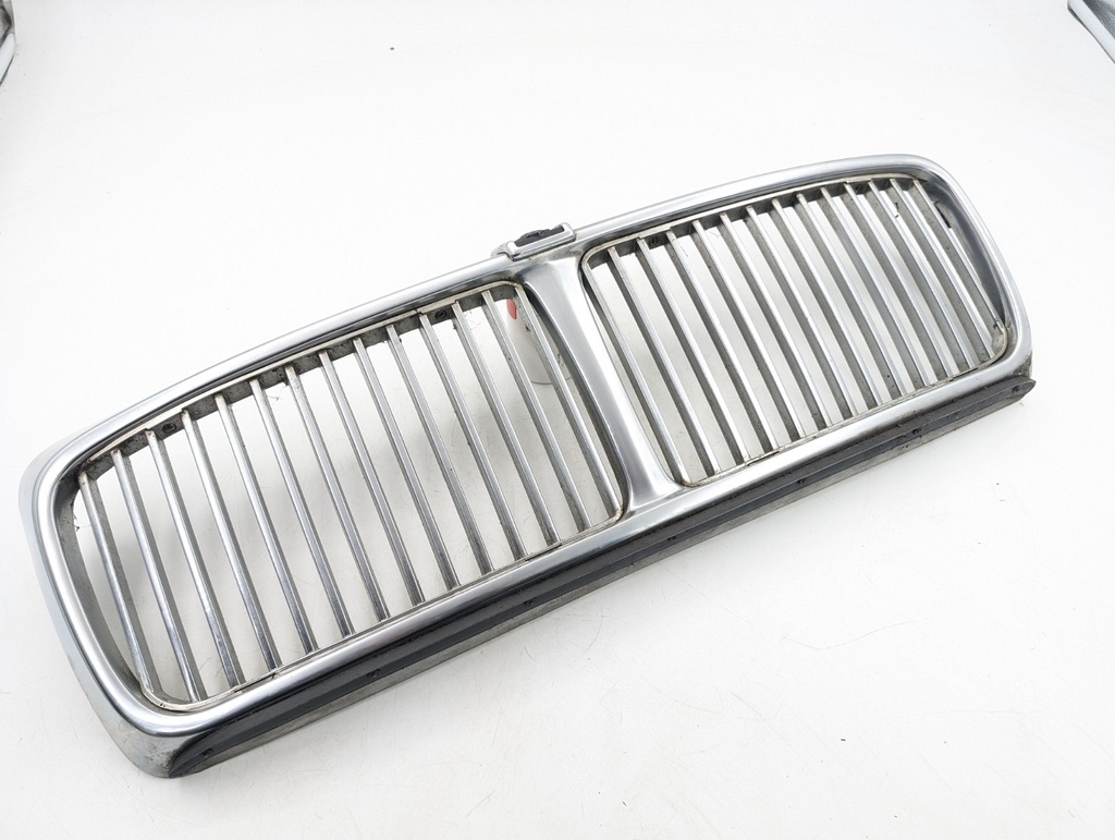 FRONT GRILLE JAGUAR XJ40 CHROME BRIGHT FINISHER RADIATOR SURROUND VENT INSERTS