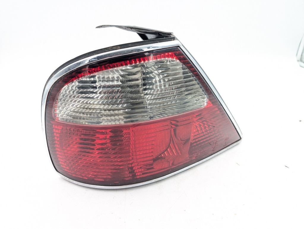 REAR LIGHT JAGUAR XJ8 X308 PASSENGER NEARSIDE LEFT LENS CHROME BEZEL SURROUND
